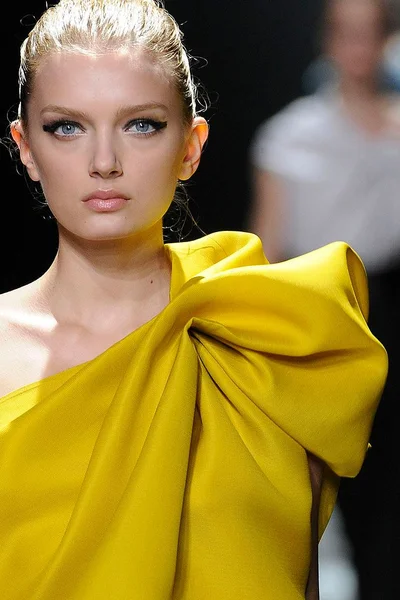 Look 1